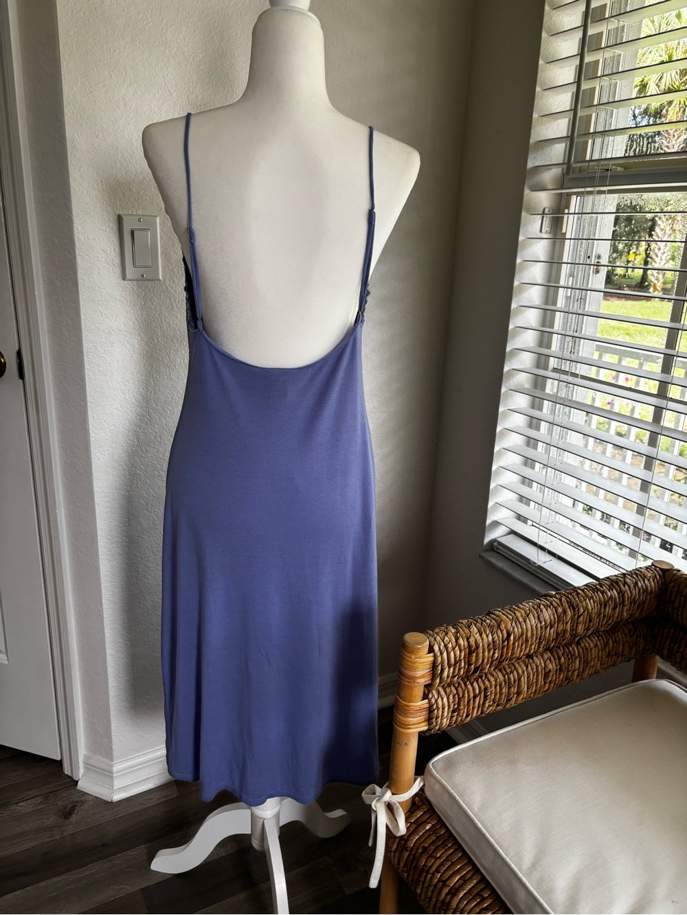 Natori / Periwinkle Blue Jersey Lace Appliqué Chemise / M - Picture 5 of 8